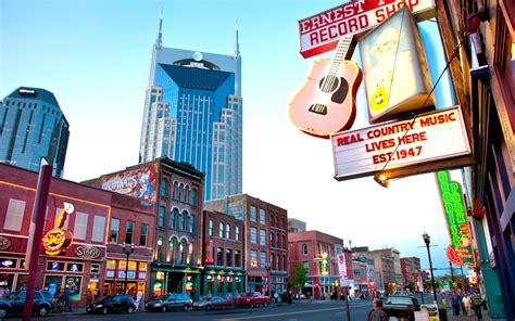 Weekend Traveler: Nashville, TN - Charleston Home & Living