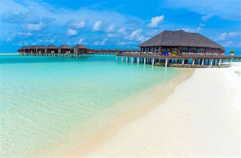 Premium Photo | Tropical beach in maldives