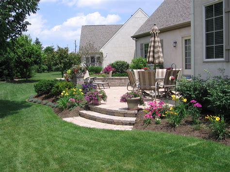 20 Marvelous Landscaping Around Patio - Home, Family, Style and Art Ideas