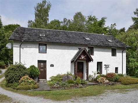 Places to Stay in Loch Ness & Where to Visit | Sykes Cottages