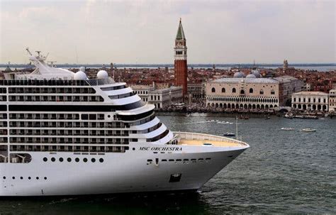 Venice and Cruise Ships: A Delicate Balance - The New York Times