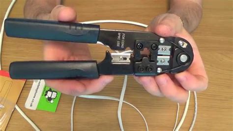 How To use a RJ45 Crimp Tool, Crimping tool for CAT5 / CAT6 Ethernet 8P8C Plugs. - YouTube