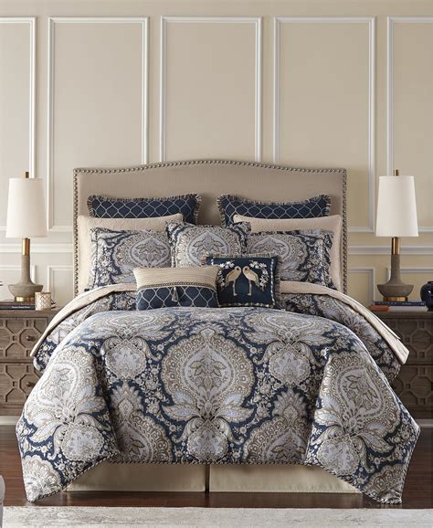 Croscill Valentina Medallion Design Woven Jacquard Bedding Comforter Set, Size: Queen, 100% ...