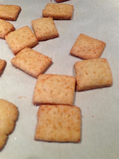 Gluten-Free Cheese Crackers (5 ingredients)