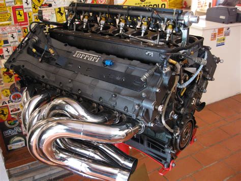 File:Ferrari V12 Formula One racing engine.jpg - Wikipedia, the free encyclopedia