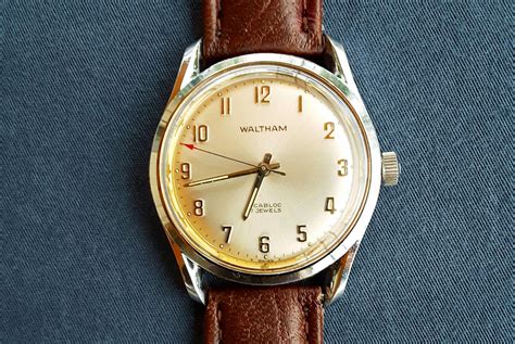 3 Extremely Affordable Vintage Watches from a Venerable Brand - GearOpen.com