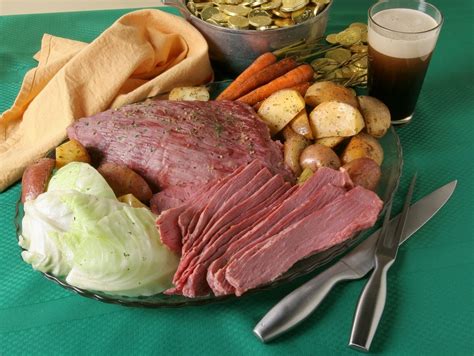 Corned Beef and Cabbage, Carrots and Potatoes recipe | Eat Smarter USA