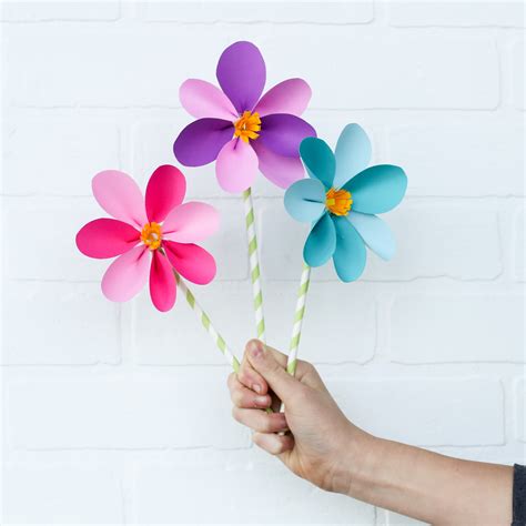 Kids Craft: Paper Flowers | Kansas Living Magazine