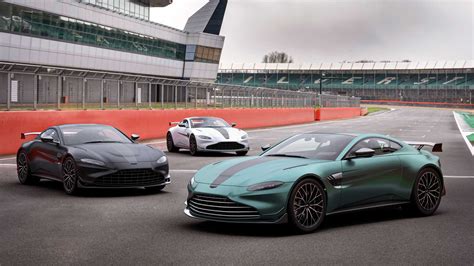 2025 Aston Martin Vantage F1 Edition - Hannah Cornish