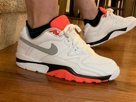 CN0924-101 : que vaut la Nike Air Cross Trainer 3 Low OG Infrared 2020