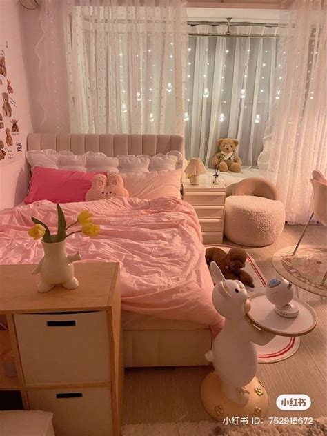 bedroom inspo / white room / aesthetic room / pink room / minimalist room | Room inspiration ...