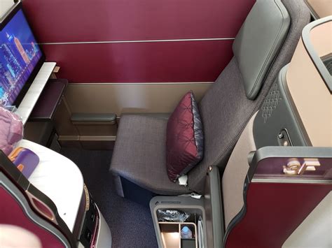 Airline Review: Qatar Airways – Business Class (B773(Boeing 777-300ER) with Qsuites) : Doha ...