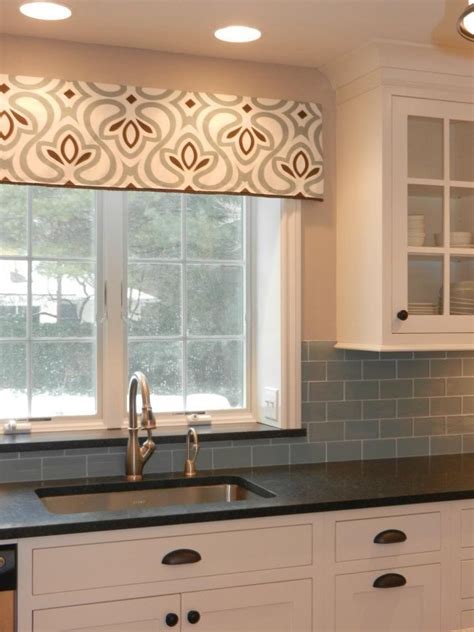 Importance of valances for your interiors Cool Kitchen valances add color and character ...