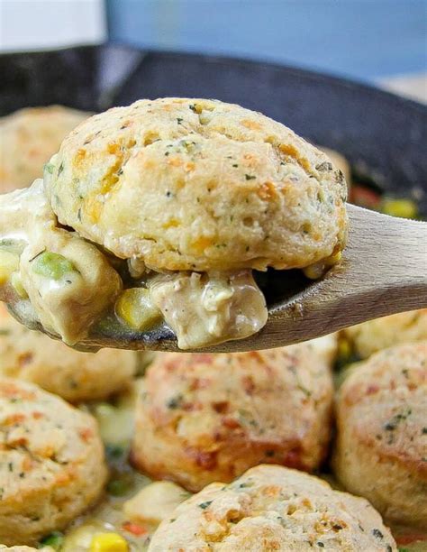 Easy Skillet Chicken Pot Pie With Biscuits Recipe - 5 Minutes for Mom