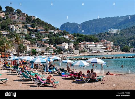 Beach, Port de Soller, Mallorca, Spain / sunshades Stock Photo: 103228118 - Alamy