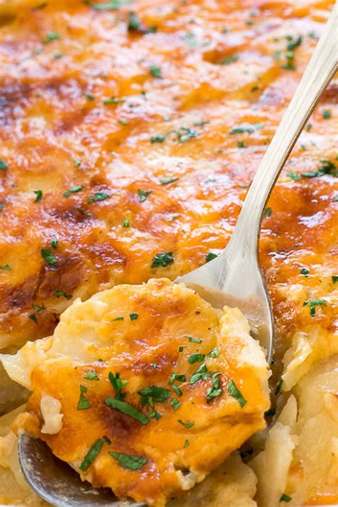 The BEST Scalloped Potatoes Recipe! - Chef Savvy | Receta