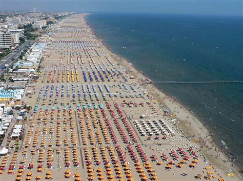 Parasols. Rimini Beach, Italy. : oddlysatisfying