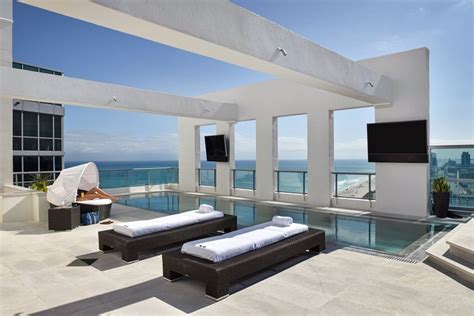 Unwind in Style: Discover the Finest Miami Beach Hotels with Balcony Views - Decoholic