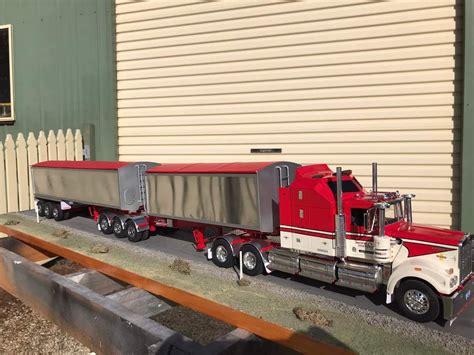 Pin by Doug Wagner on Model Big Rigs | Model truck kits, Plastic model kits, Scale models cars