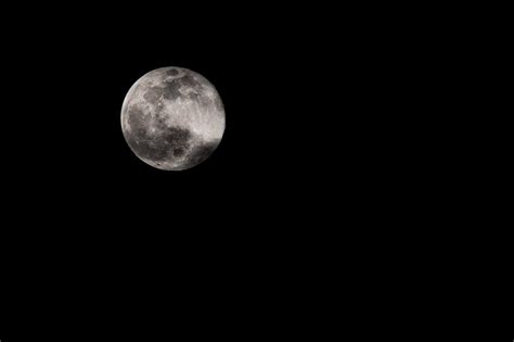 Full Moon In Dark Night Sky · Free Stock Photo