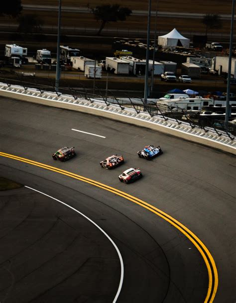 24 Stunning Photos from the Rolex 24 at Daytona - Airows