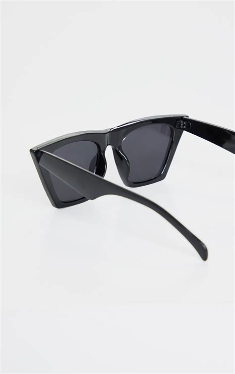 Black Triangle Sunglasses | PrettyLittleThing CA