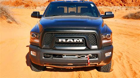 2017 Ford F-150 Raptor versus 2017 Ram Power Wagon by the numbers | AutoTrader.ca