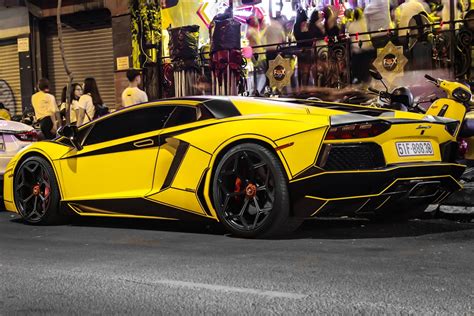 Lamborghini Aventador - Yellow Matt wrap | WrapStyle