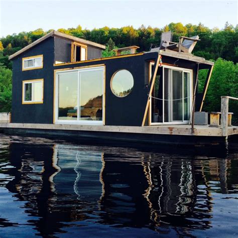 These 51 Airbnb Houseboats Are Like Living in a Floating Tiny House