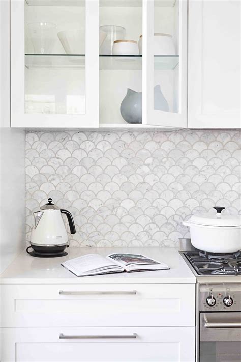 14 White Marble Kitchen Backsplash Ideas You'll Love