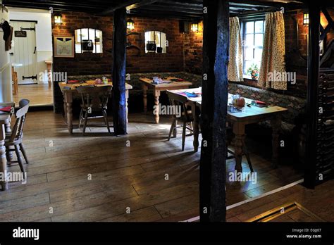 Old pub interior hi-res stock photography and images - Alamy