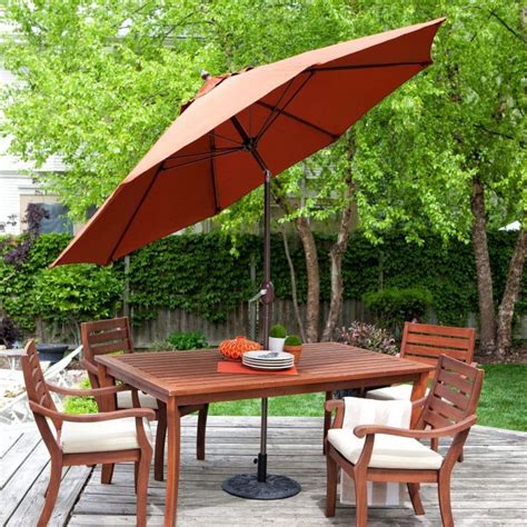 List of the Best Patio Umbrella Ideas to Enjoy This Summer [PHOTOS]