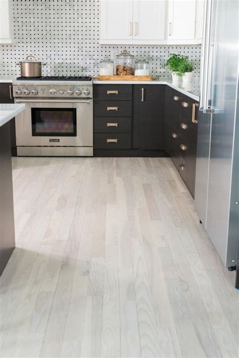 Gray And White Vinyl Flooring – Flooring Blog