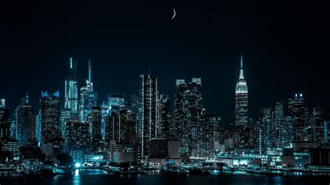 New York City at night - backiee