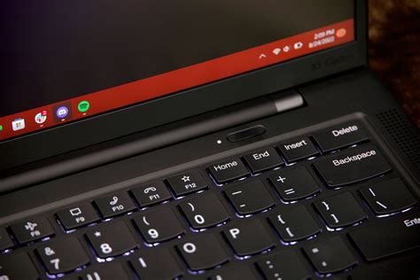 Lenovo ThinkPad X1 Carbon Gen 10 review: A fast-but-flawed version of a great laptop | Ars Technica