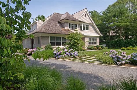 Farmhouse Landscaping Dos & Don’ts - Landscaping Network