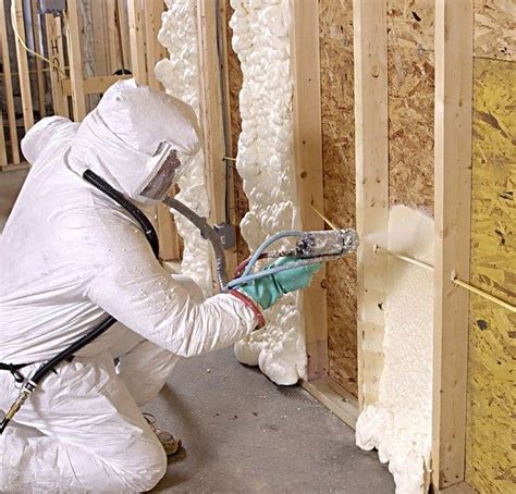 Spray foam insulation types - all the "pros" and "cons"