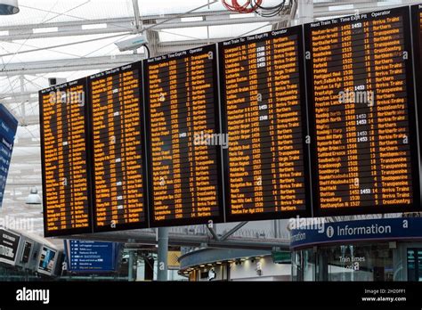 Manchester Piccadilly train station, live departures board timetable Stock Photo - Alamy