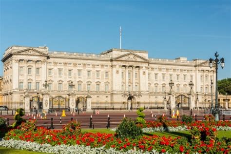 Buckingham Palace, London | History & Visiting Information