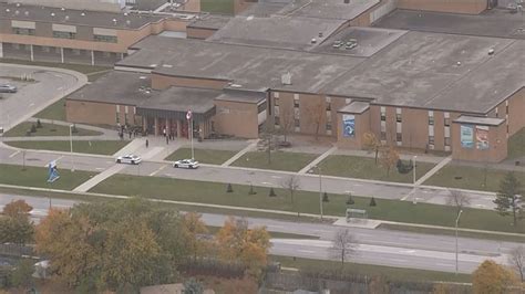 Man taken to hospital with burns following fire at Brampton high school - Toronto | Globalnews.ca