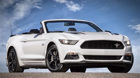 Ford Mustang Convertible News and Reviews | Motor1.com