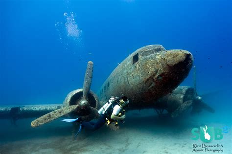 Underwater Wreck Airplane Wallpapers Hd Desktop And Mobile Backgrounds - Bank2home.com