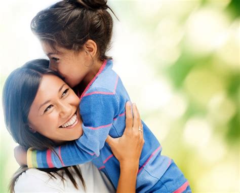 The Importance Of Hugging Your Child & 7 Amazing Benefits