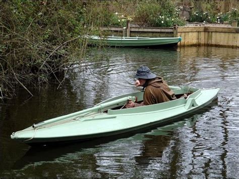 Filming with Nigel Royall and his traditional Norfolk gun punt and lighter – intheboatshed.net