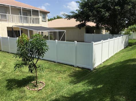 Fence Company Near Me – Plantation Fence Builders