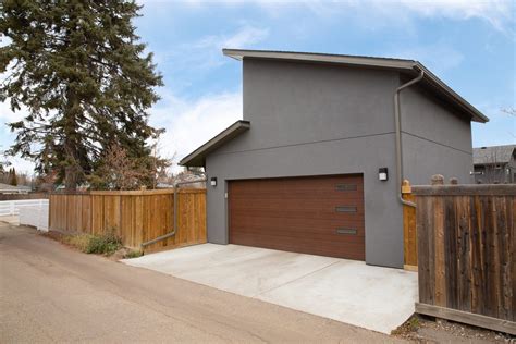 15 Impressive Mid-Century Modern Garage Designs For Your New Home