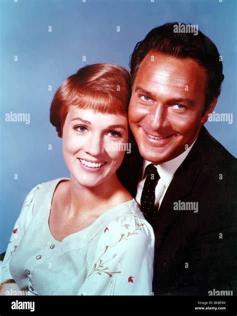 THE SOUND OF MUSIC(1965) JULIE ANDREWS, CHRISTOPHER PLUMMER SOM 001CP Stock Photo - Alamy