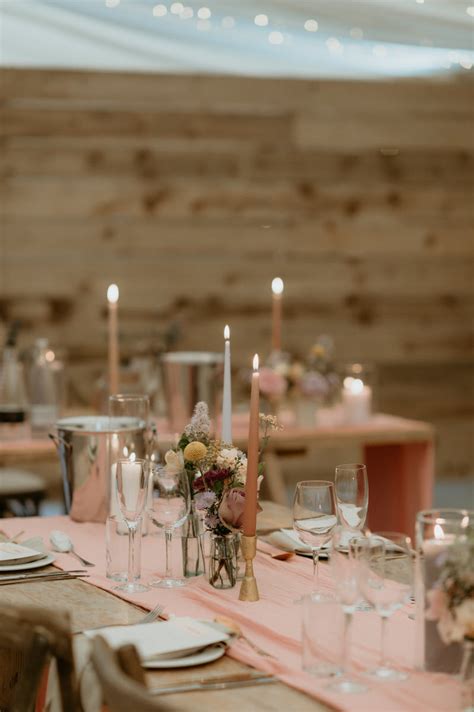 How many wedding table candles do I need?: Wedding Styling 101