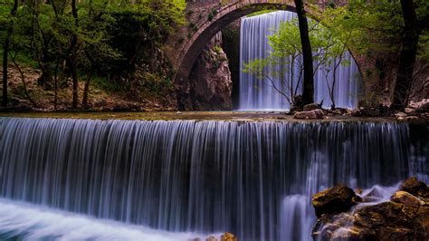 Spring feast, bridge of Palaiokarya, Trikala, Greece | Windows Spotlight Images