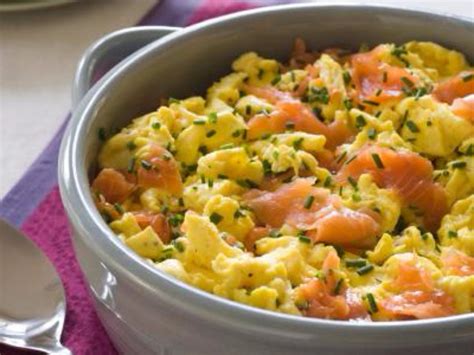 Scrambled Eggs with Smoked Salmon Recipe and Nutrition - Eat This Much